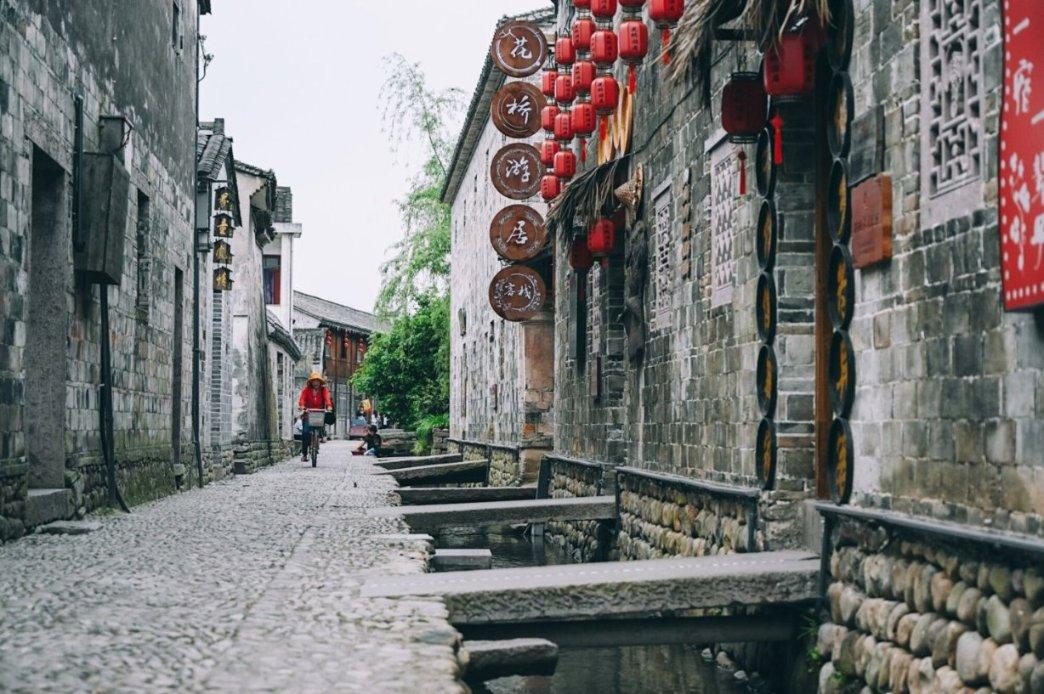恐龙绝地逃生